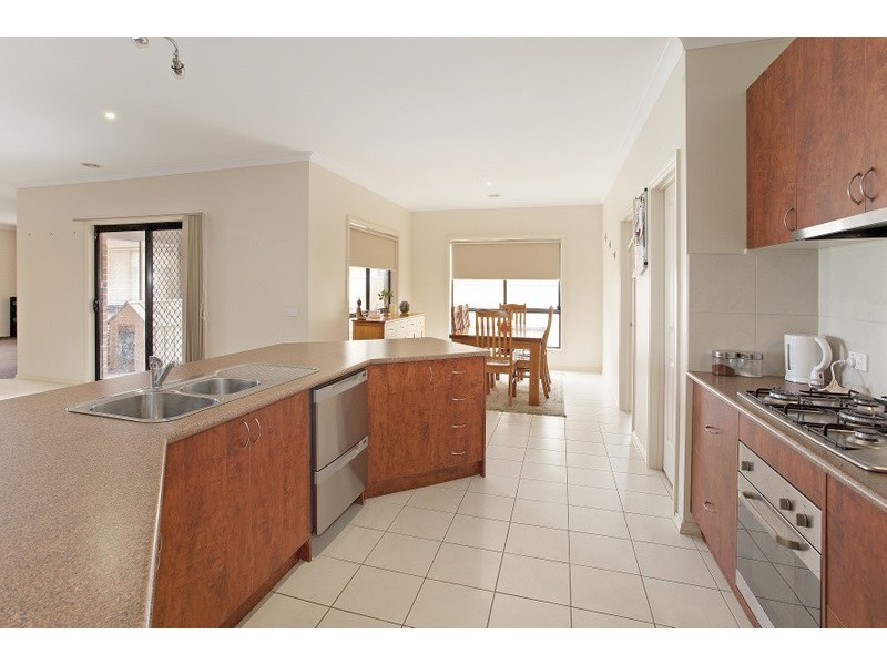 23 Viola Avenue, Pakenham VIC 3810