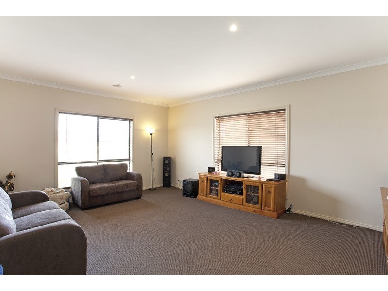 23 Viola Avenue, Pakenham VIC 3810