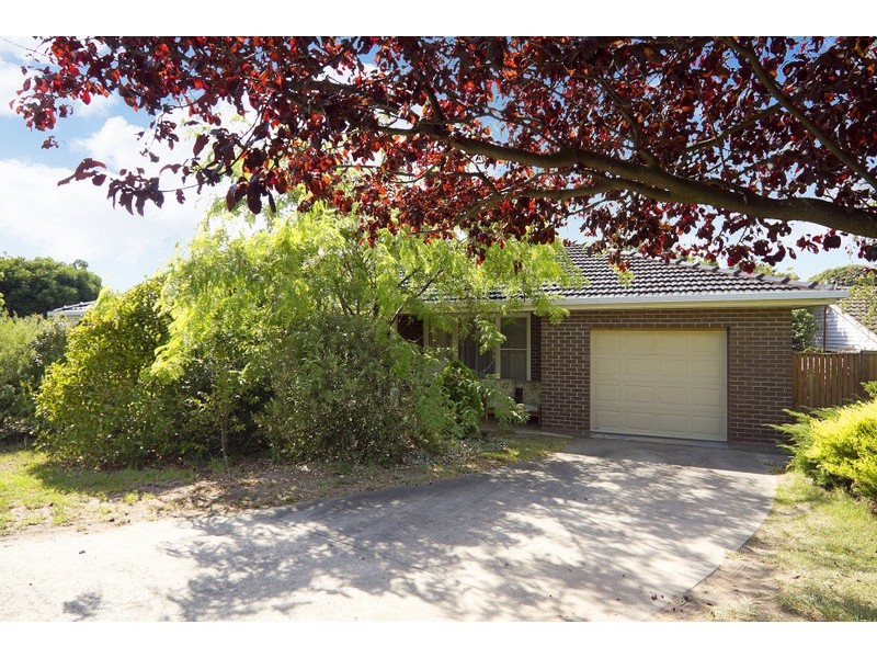 62 Ahern Rd, Pakenham VIC 3810