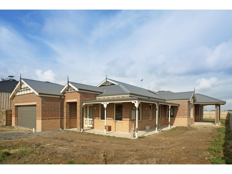 21 Arthur Phillip Drive, Pakenham VIC 3810