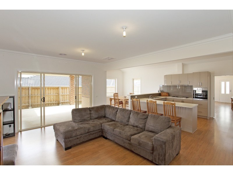 21 Arthur Phillip Drive, Pakenham VIC 3810