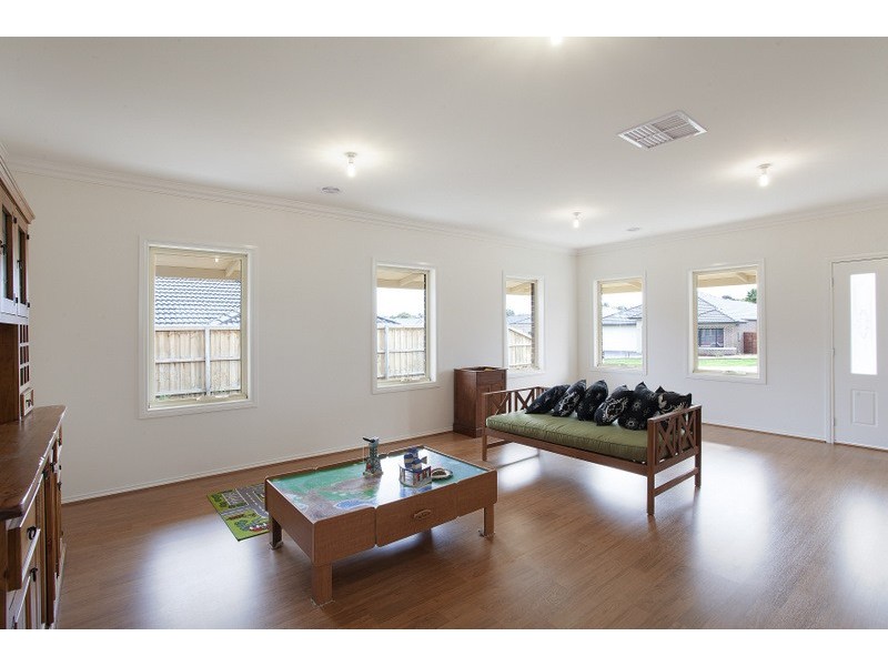 21 Arthur Phillip Drive, Pakenham VIC 3810