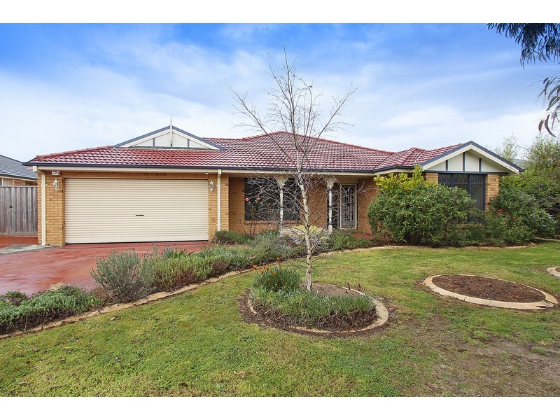 9 Tasman Way, Pakenham VIC 3810