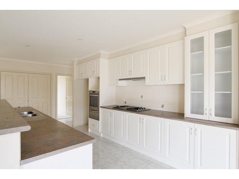 9 Tasman Way, Pakenham VIC 3810