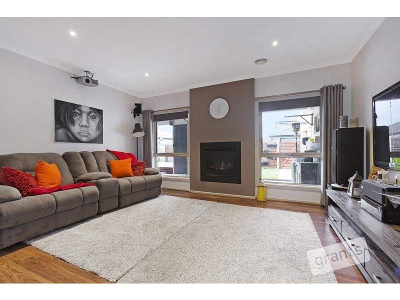 15 Dennis Avenue, Pakenham VIC 3810