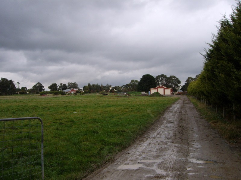 19 Pinehill Drive, Pakenham VIC 3810