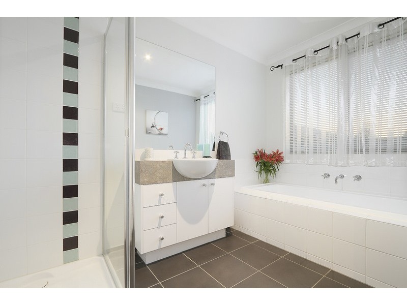 17 Tangelo Terrace, Pakenham VIC 3810