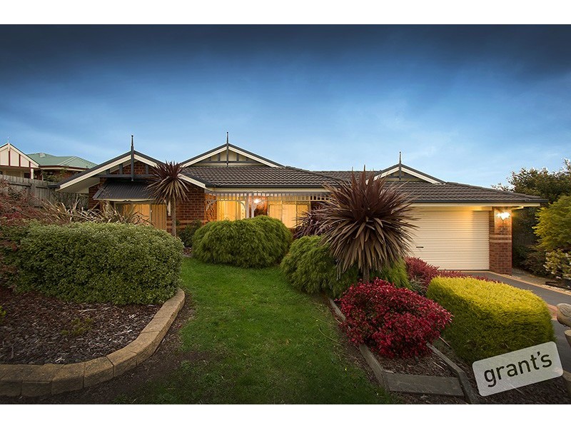 16 Hillrise Court, Pakenham VIC 3810