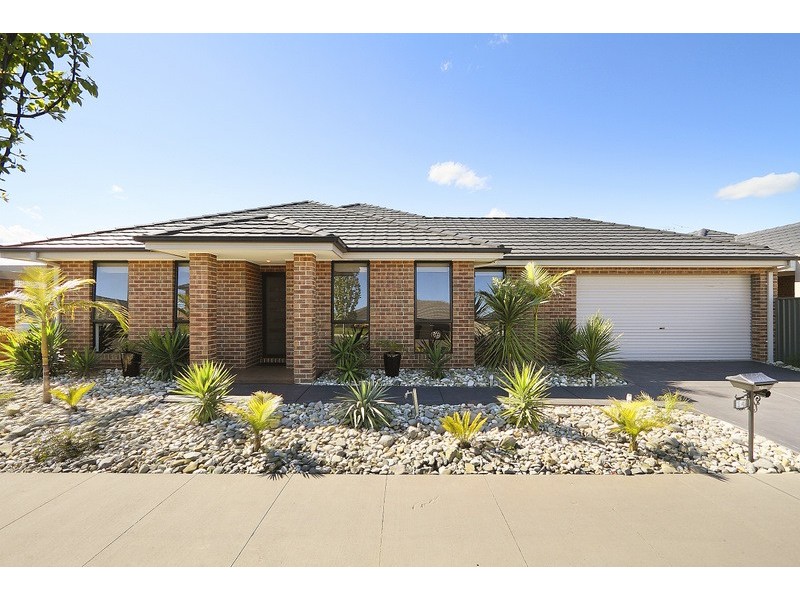 14 Sarton Link, Pakenham VIC 3810