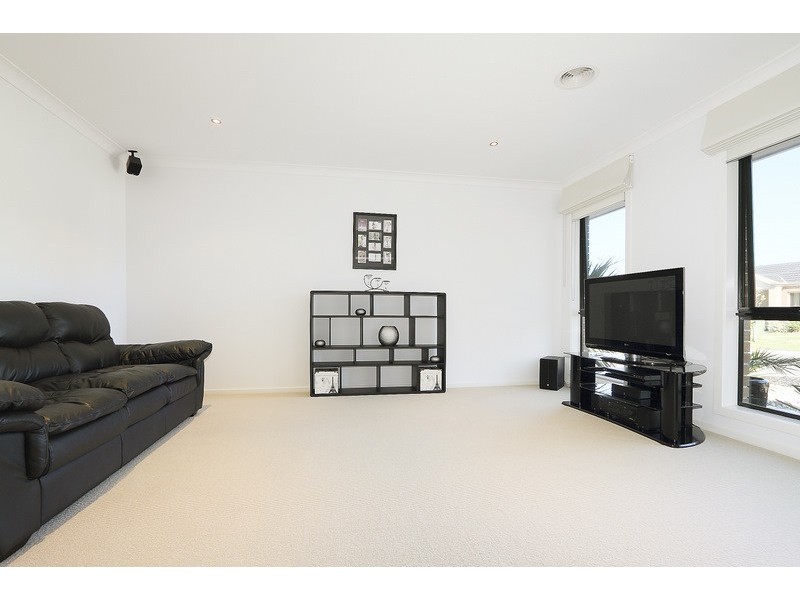 14 Sarton Link, Pakenham VIC 3810