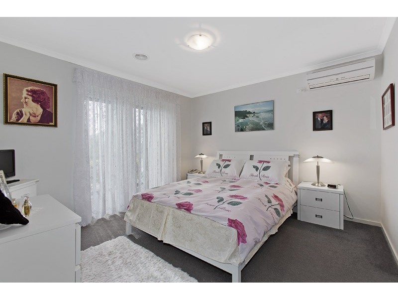 16 Cherry Blossom Chase, Pakenham VIC 3810