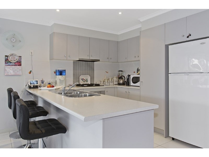 16 Cherry Blossom Chase, Pakenham VIC 3810