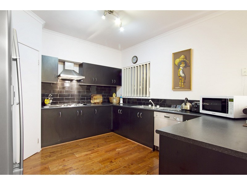 16 Laurina Link, Pakenham VIC 3810