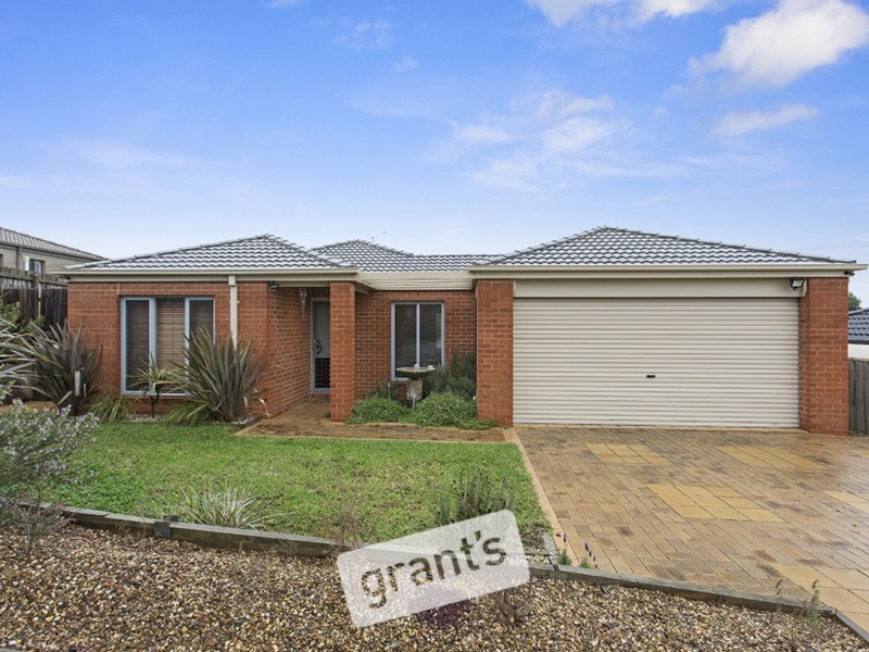 28 Silver Gum Drive, Pakenham VIC 3810