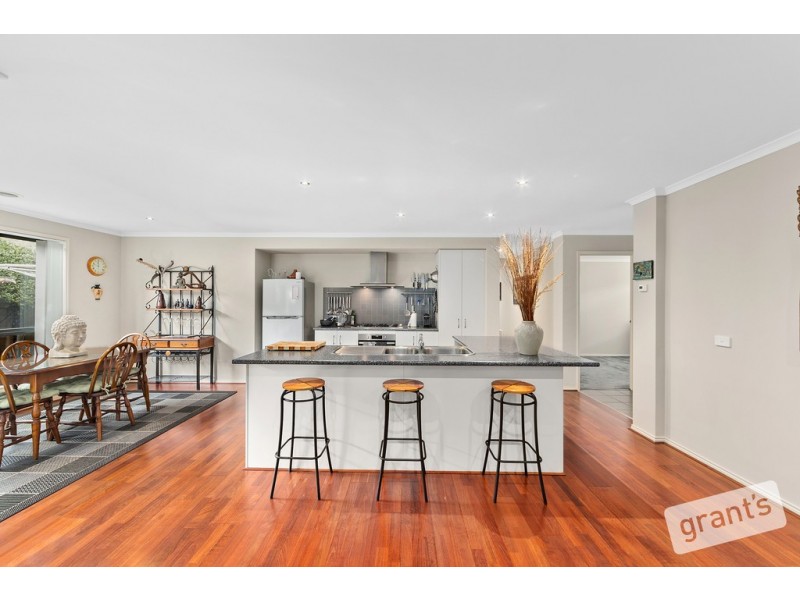 63 Leigh Drive, Pakenham VIC 3810