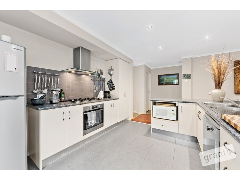 63 Leigh Drive, Pakenham VIC 3810