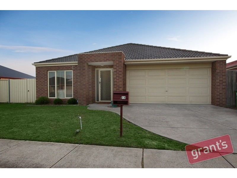 14 Honeyeater Way, Pakenham VIC 3810