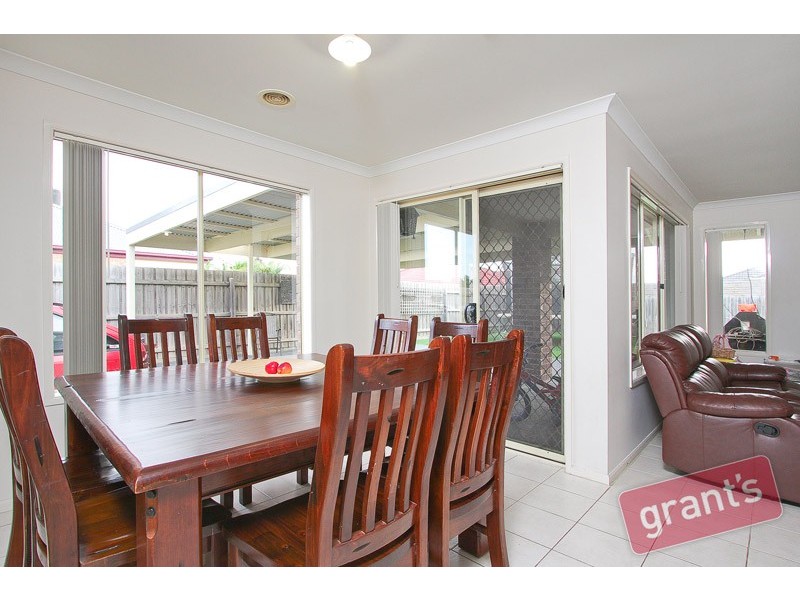 14 Honeyeater Way, Pakenham VIC 3810