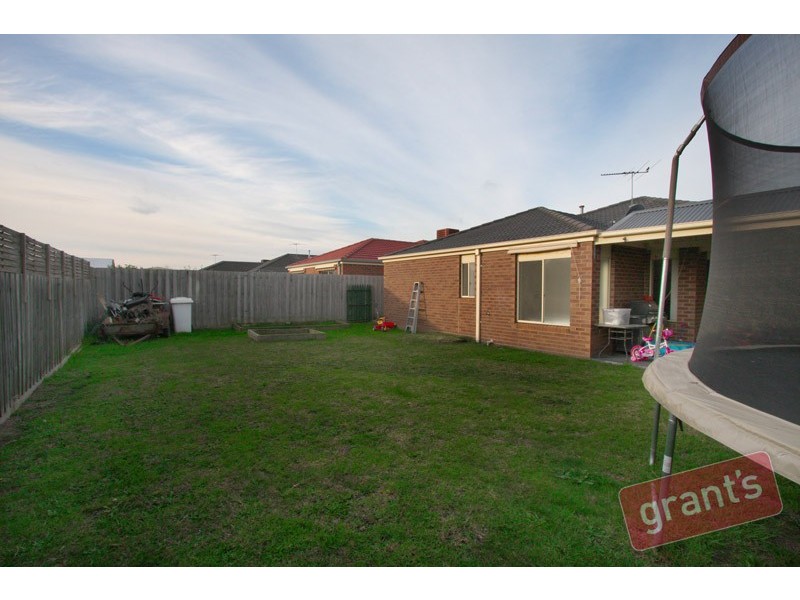 14 Honeyeater Way, Pakenham VIC 3810