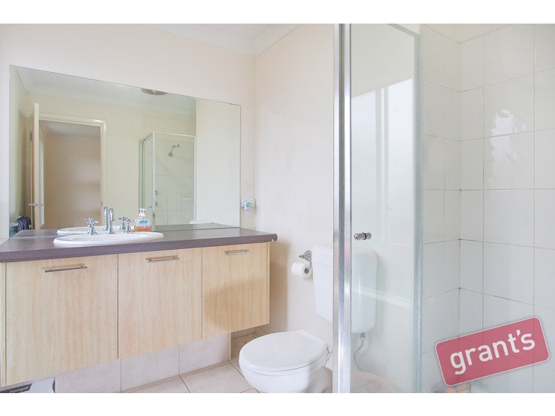 14 Honeyeater Way, Pakenham VIC 3810