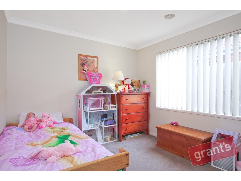 14 Honeyeater Way, Pakenham VIC 3810