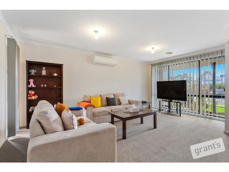 37 Dunbarton Drive, Pakenham VIC 3810