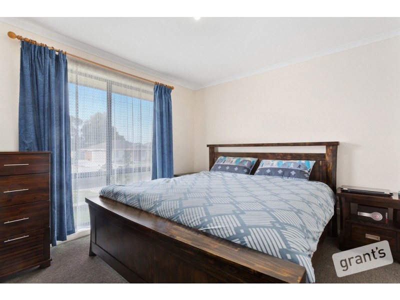 37 Dunbarton Drive, Pakenham VIC 3810