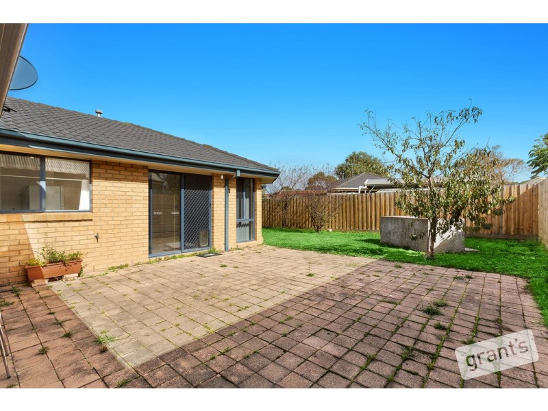 37 Dunbarton Drive, Pakenham VIC 3810