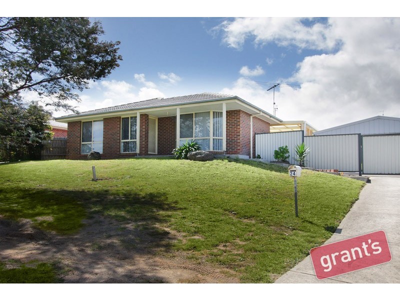 24 Adrian Drive, Pakenham VIC 3810