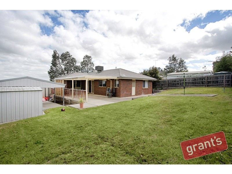 24 Adrian Drive, Pakenham VIC 3810