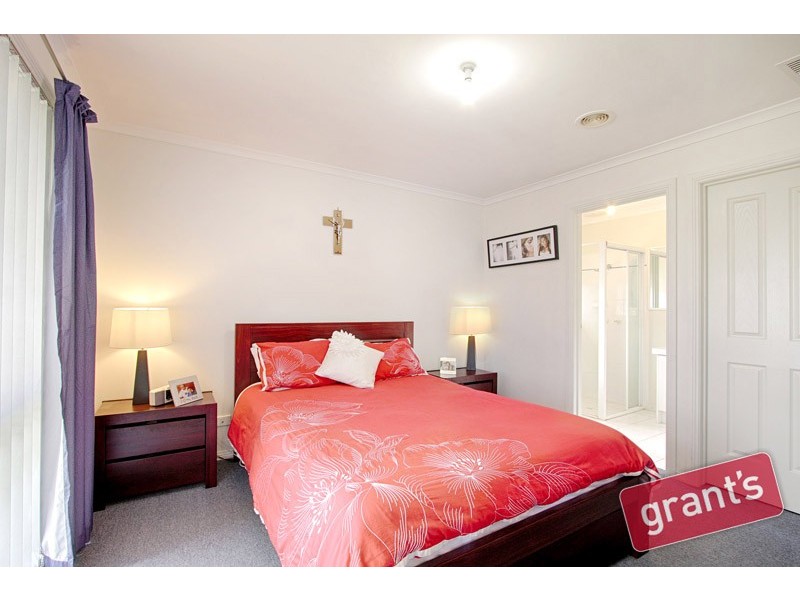24 Adrian Drive, Pakenham VIC 3810