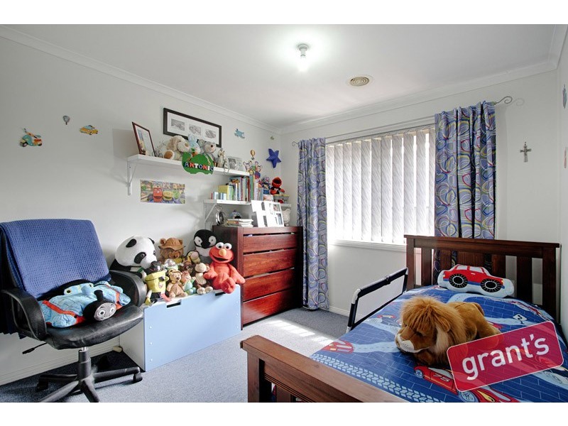 24 Adrian Drive, Pakenham VIC 3810