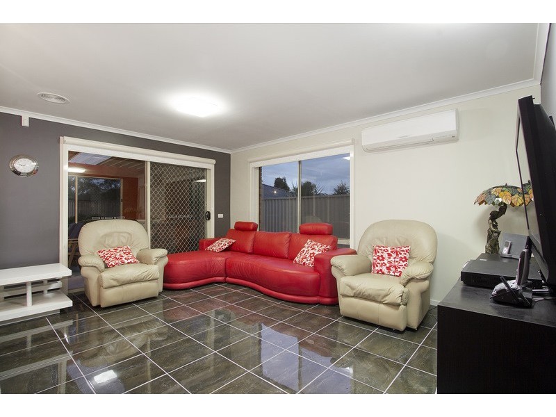 4 Ashwood Grove, Pakenham VIC 3810