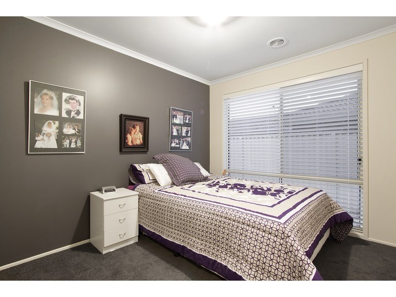 4 Ashwood Grove, Pakenham VIC 3810