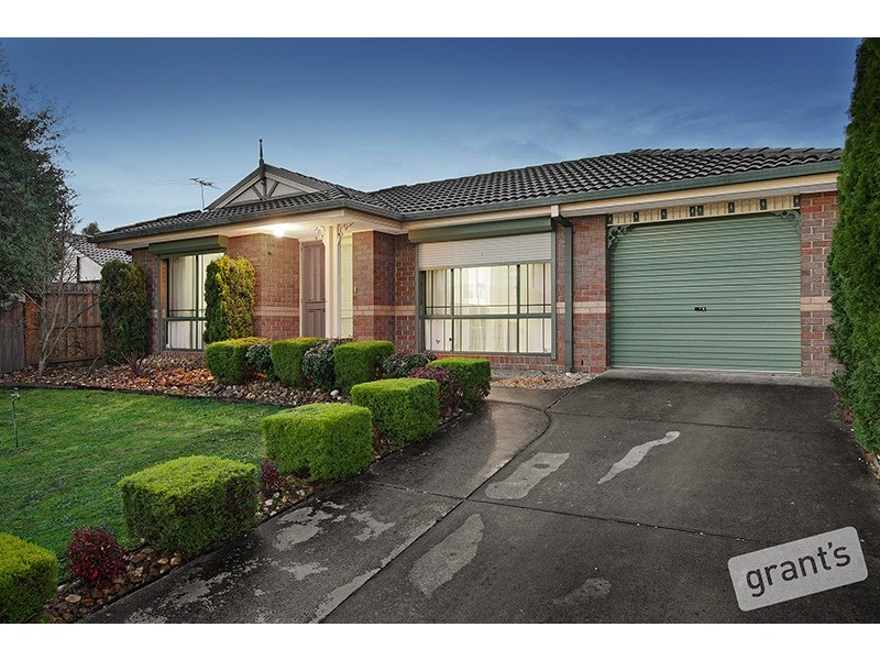 8 Benor Court, Pakenham VIC 3810