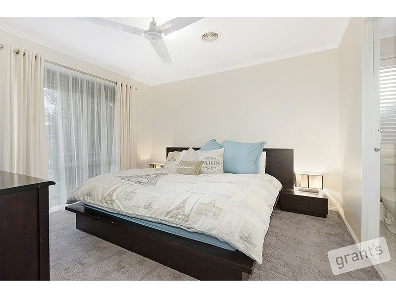 8 Benor Court, Pakenham VIC 3810