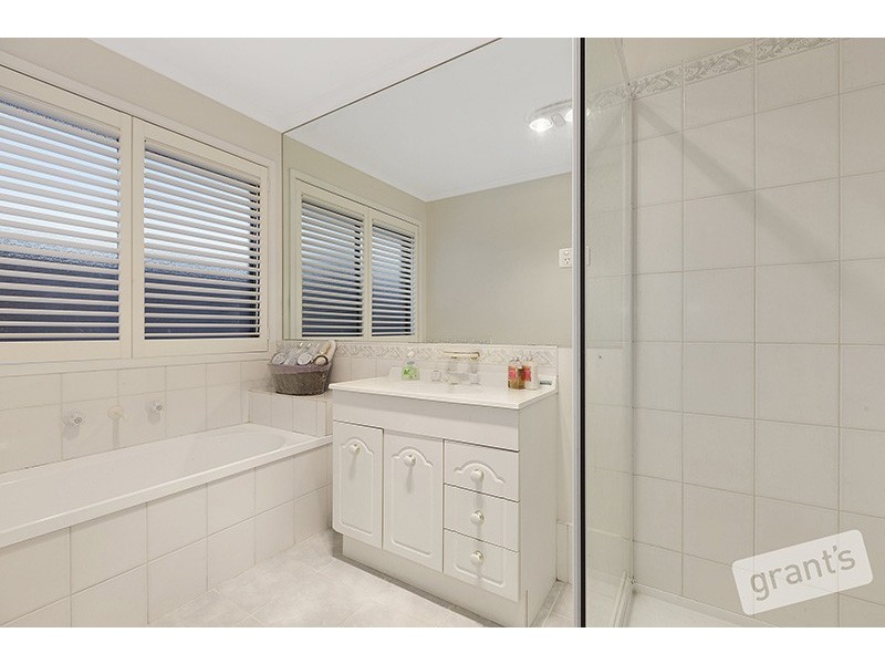 8 Benor Court, Pakenham VIC 3810