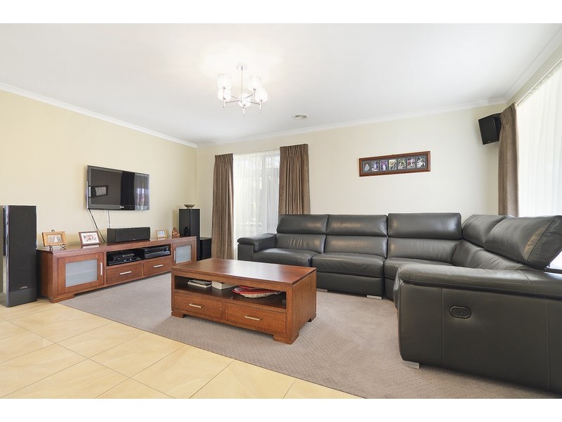 88 Ebony Drive, Pakenham VIC 3810