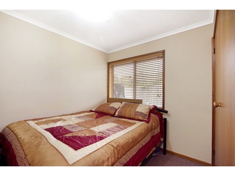 18 Paramount Way, Pakenham VIC 3810