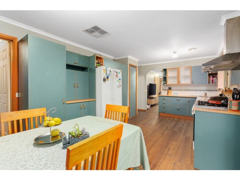 17 Pommel Street, Pakenham VIC 3810