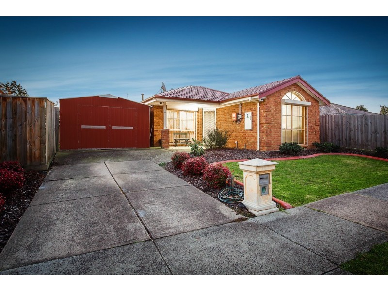 17 Pommel Street, Pakenham VIC 3810