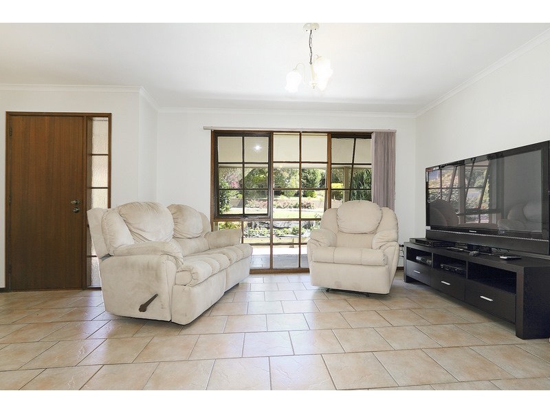 54 Wakenshaw Crescent, Pakenham VIC 3810