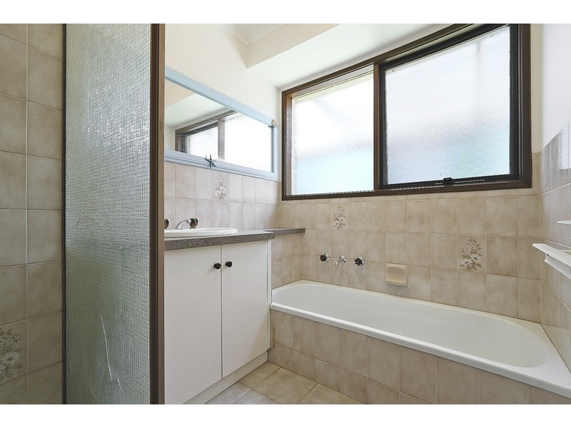 54 Wakenshaw Crescent, Pakenham VIC 3810