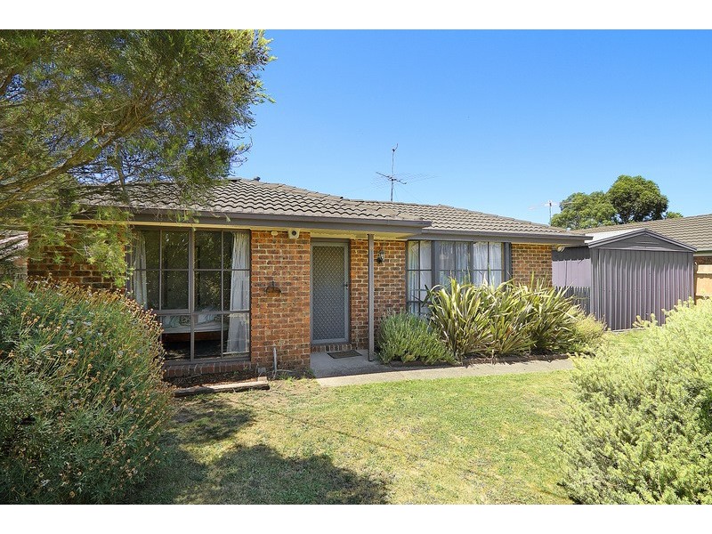 38 Dunbarton Drive, Pakenham VIC 3810