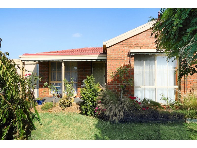 2A Parman Avenue, Pakenham VIC 3810