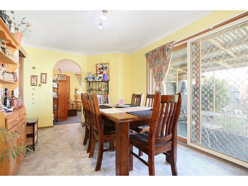 2A Parman Avenue, Pakenham VIC 3810