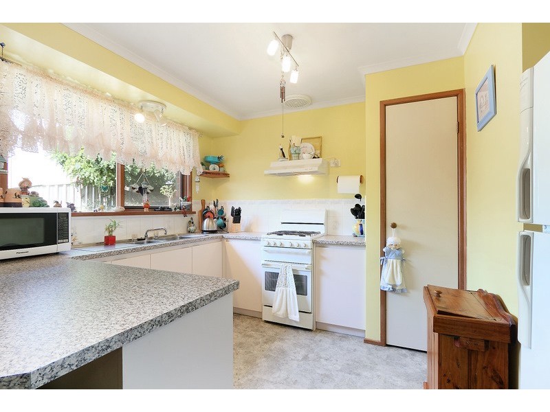 2A Parman Avenue, Pakenham VIC 3810