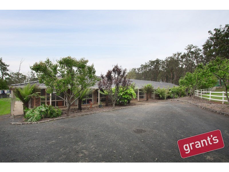 35 Bayard Drive, Pakenham Upper VIC 3810