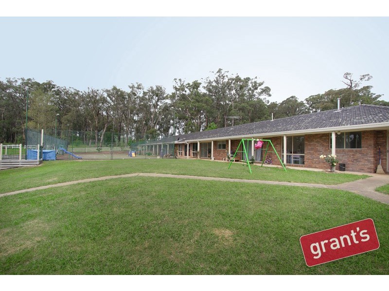 35 Bayard Drive, Pakenham Upper VIC 3810