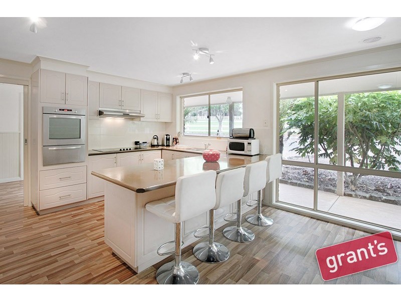 35 Bayard Drive, Pakenham Upper VIC 3810